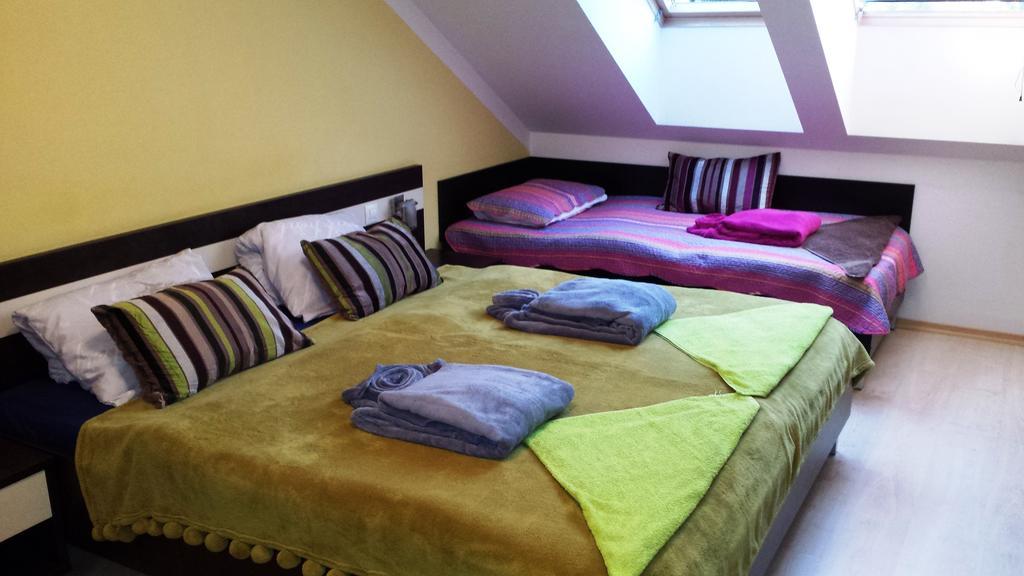 Free Apartman Bešeňová الغرفة الصورة