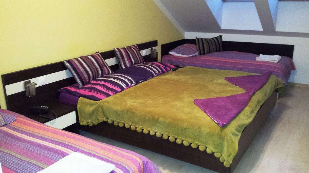 Free Apartman Bešeňová الغرفة الصورة